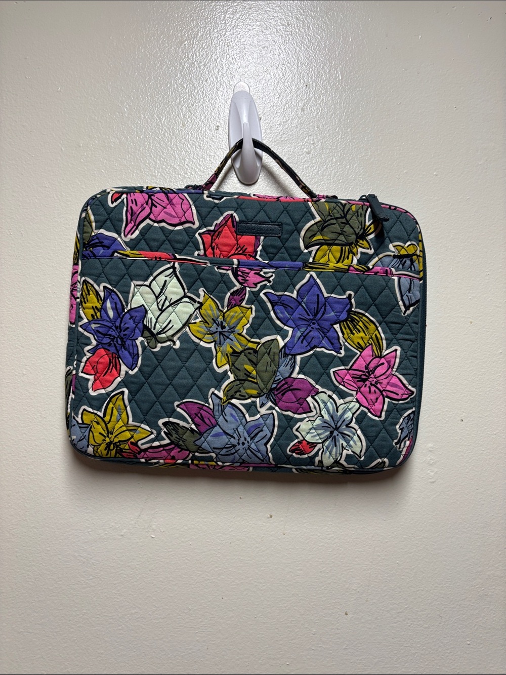 Vera Bradley Falling Flowers Quilted Laptop Sleeve Case Bag handle pocket